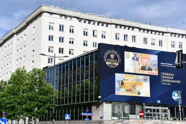 Gdzie znajduje się siedziba NBP? Szybka pomoc w odnalezieniu adresu centrali banku